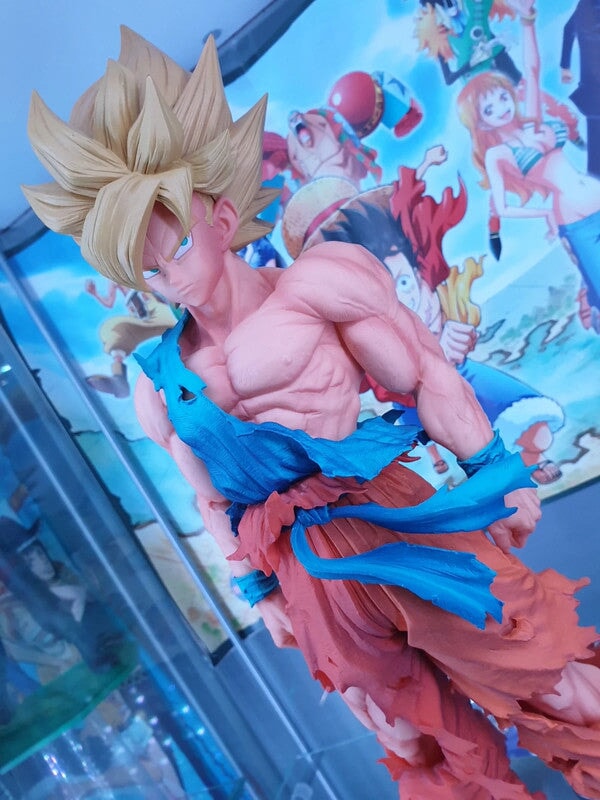 Figurine DBZ Goku Super Saiyan Géante