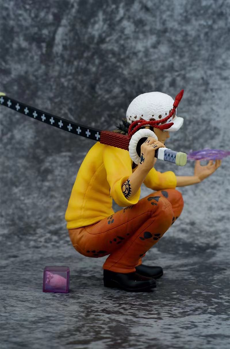 Figurine One Piece Trafalgar D Water Law