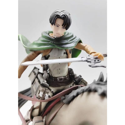 Figurine Rivaille Ackerman à cheval - Attaque des Titans™